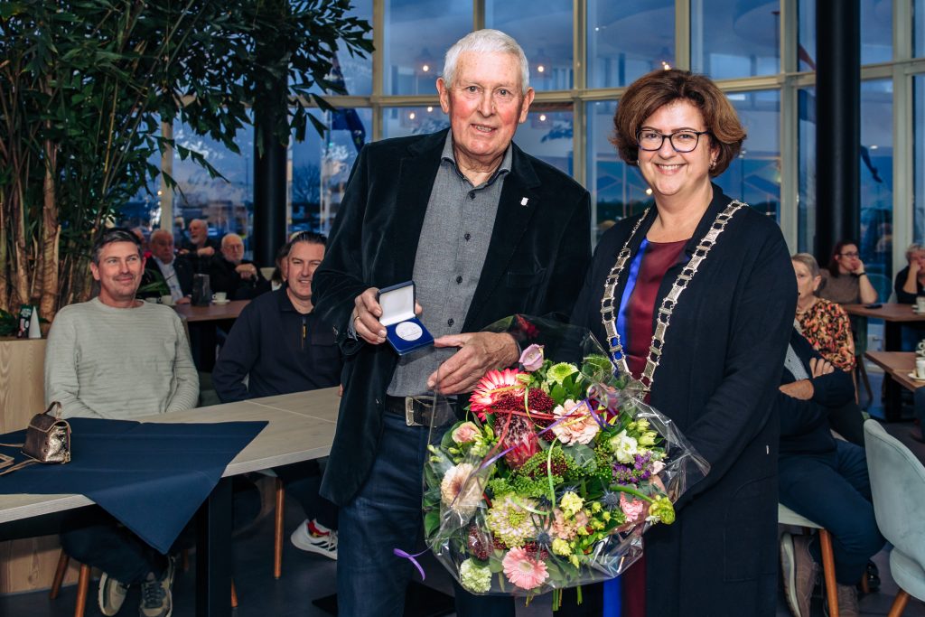 Zilveren erepenning Gee Rooimans